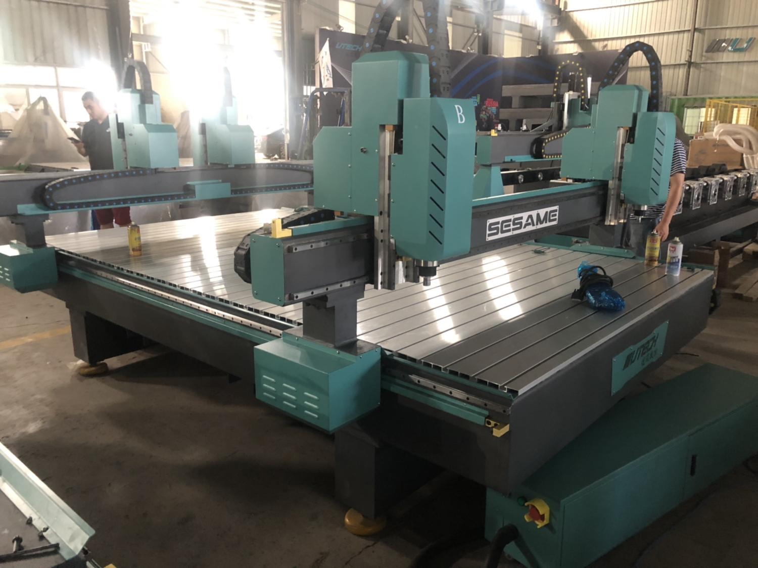 Roteador CNC de madeira 3d multifuso com 4 cabeças